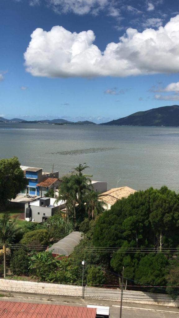 Apartamento Na Palhoca, Com Vista Para O Mar, Proximo A Mercados, Padarias E Farmacias. Exterior foto